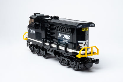 Norfolk Southern Freight Locomotive (GE ET44AC) Instructions